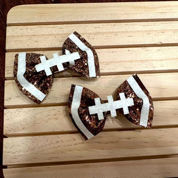 Little Girls 2X Football Brown & White Boutique Clip On Bow Set - Picture 1 of 2